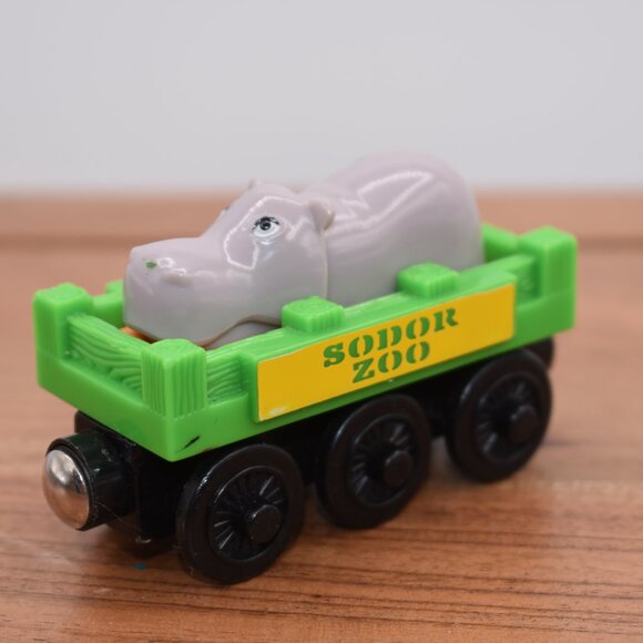 Hippo Car - Thomas & Friends Wooden Railway Sodor Zoo Friends Engine Opens Mouth - Picture 1 of 5